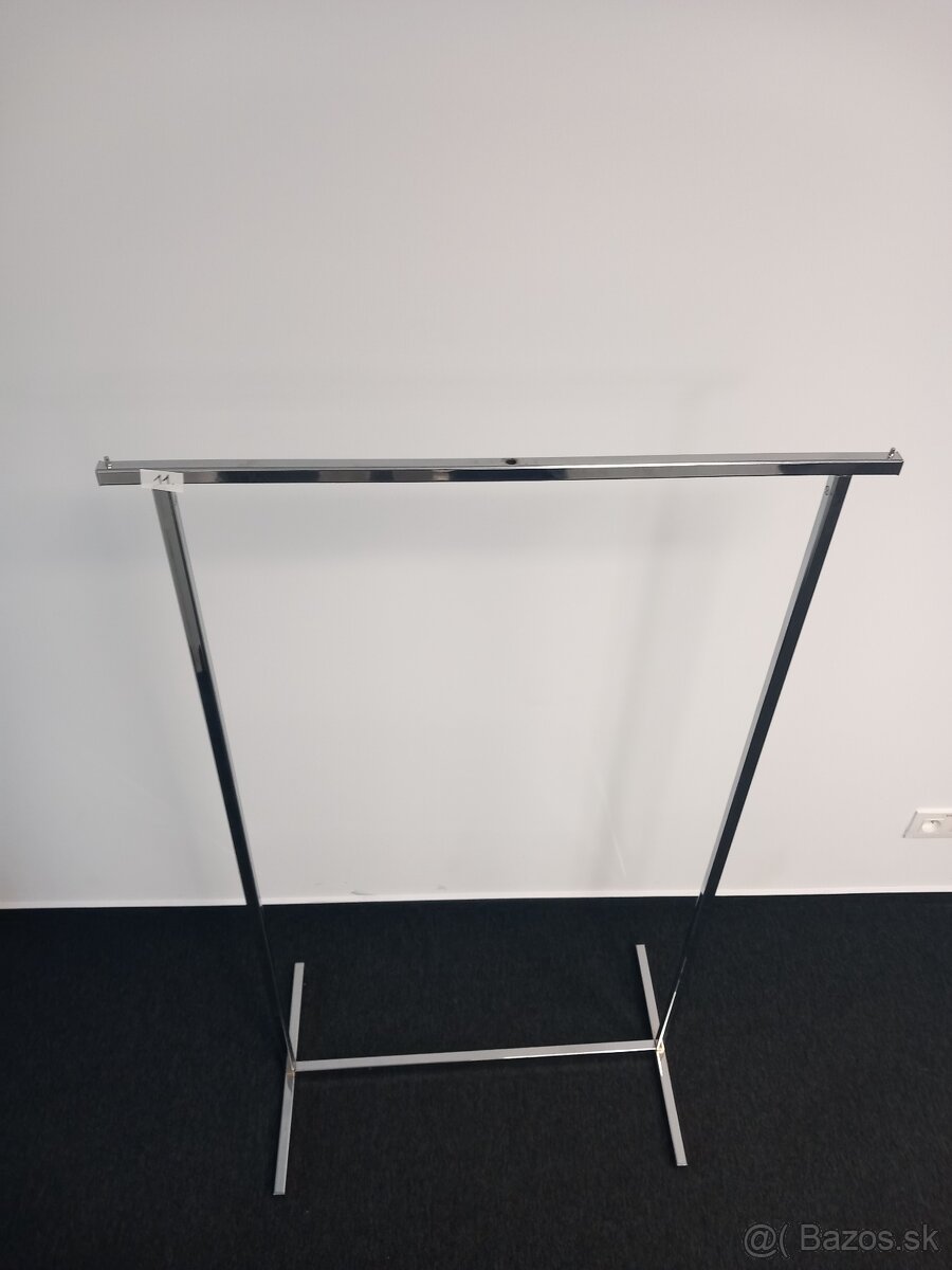 Jednoramenný stojan na vešiaky) – položka 37-46 - 2