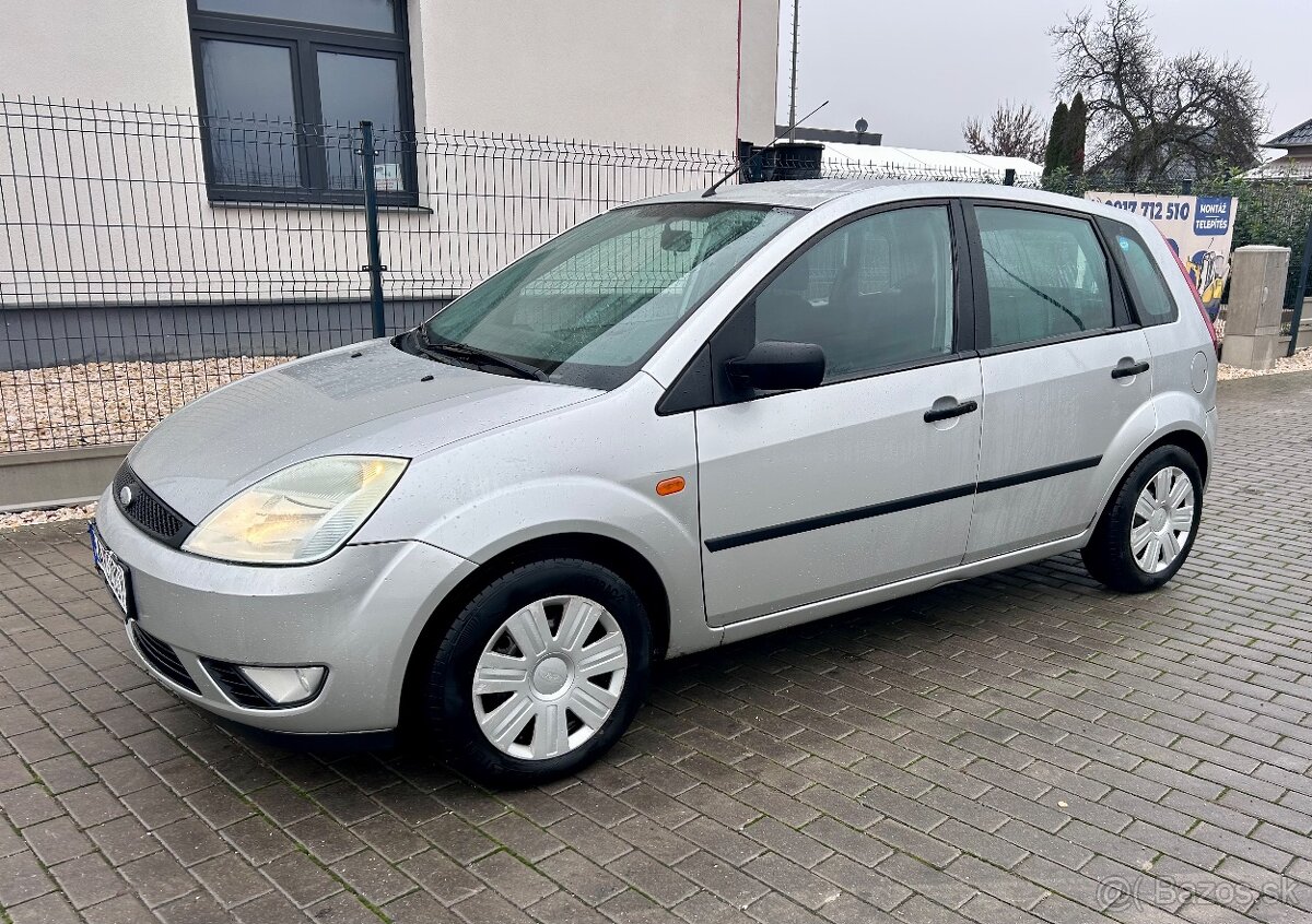 Ford Fiesta 1.4TDCi 50kw - ŤAŽNÉ ZARIADENIE - KLIMATIZÁCIA - 2