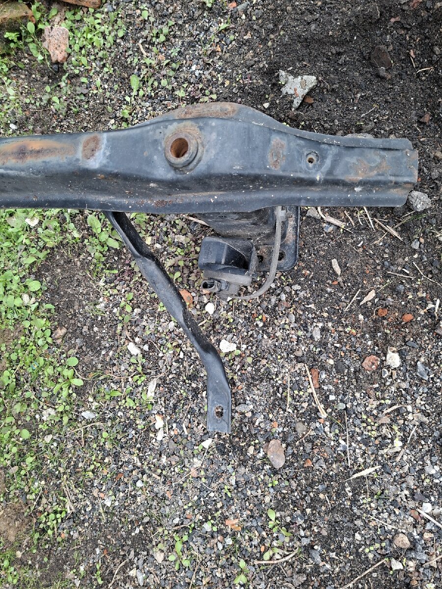 Vystuha predneho nárazníka bmw x5 e70 x6 e71 - 2