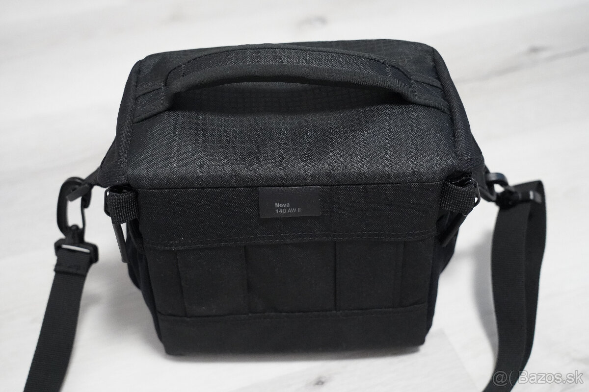Fototaška Lowepro Nova 140 AW II čierna - 2
