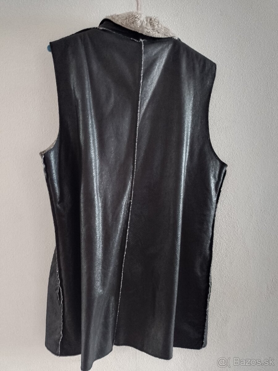 Kožušinová vesta. - 2