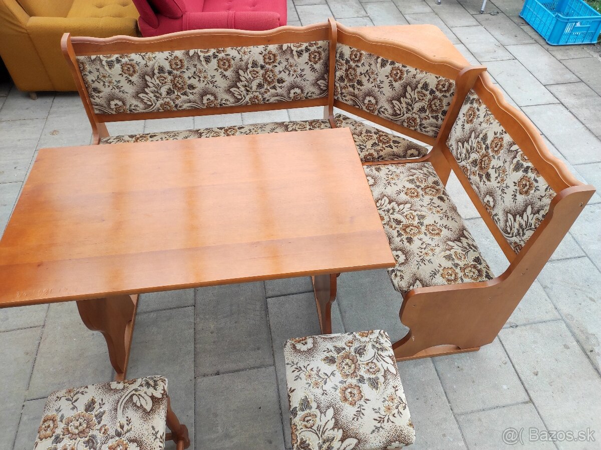 Jedálenský stôl - 2