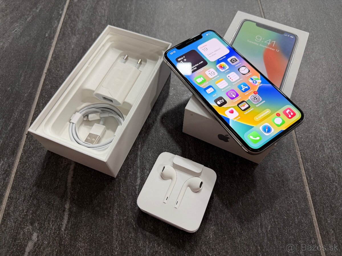 Apple iPhone X 64 GB v striebornej farbe Silver - 2