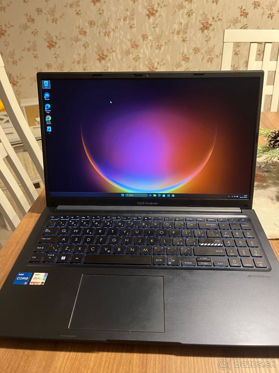 ASUS Vivobook i5 / 16 GB RAM / SSD / Windows 1 - 2