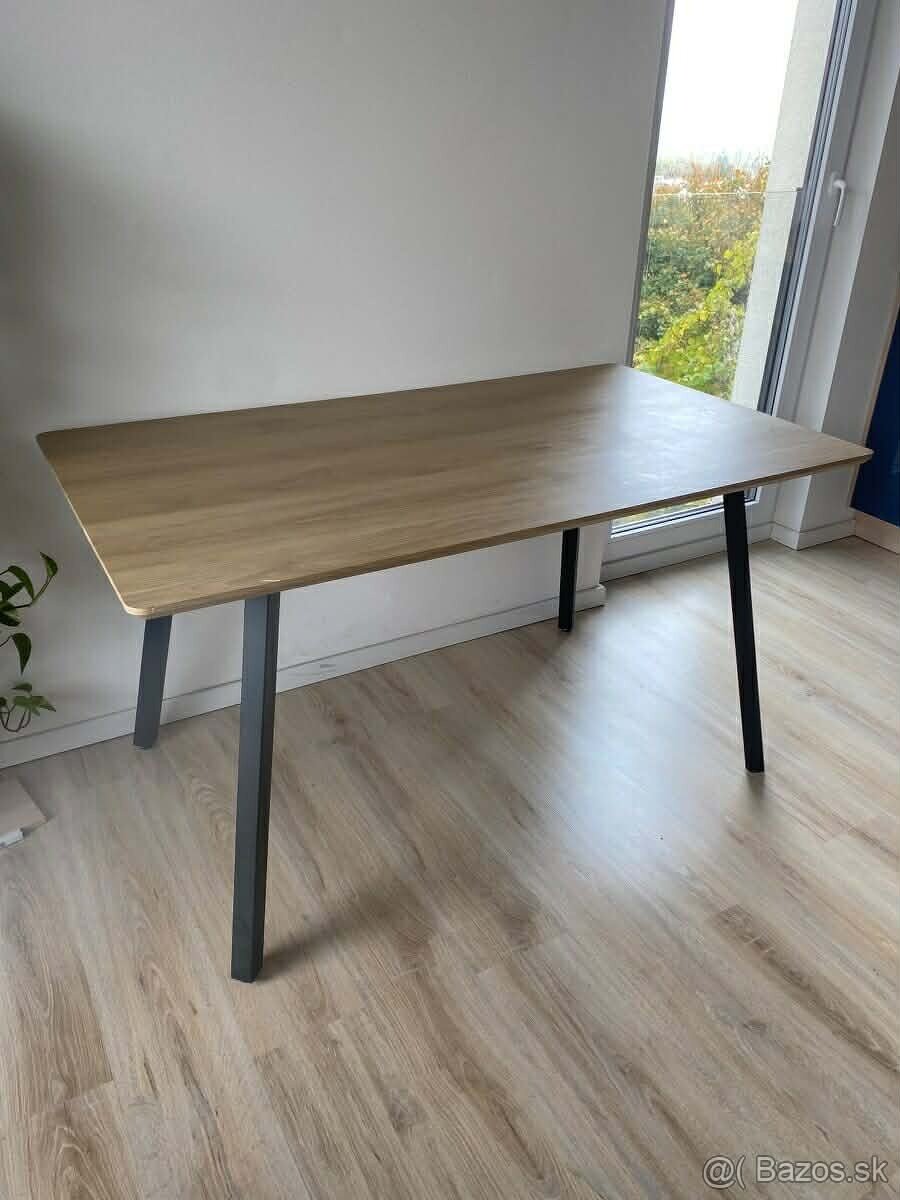 Jedálenský stôl - 2
