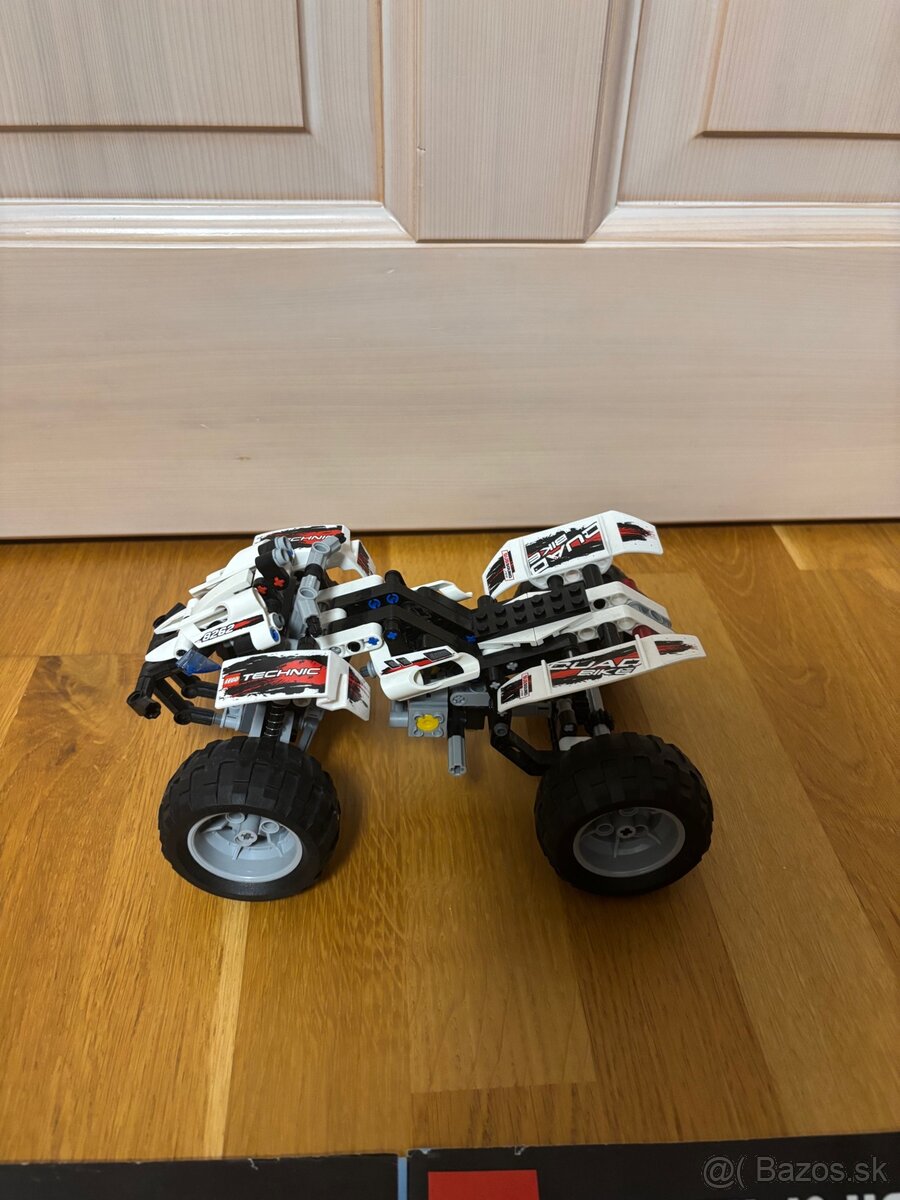 Lego quad bike 8262 - 2