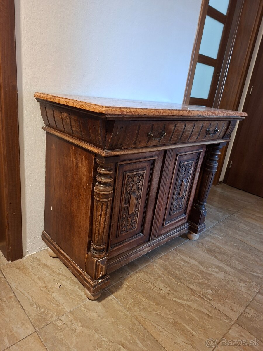 Drevená komoda s mramorovou doskou - 2