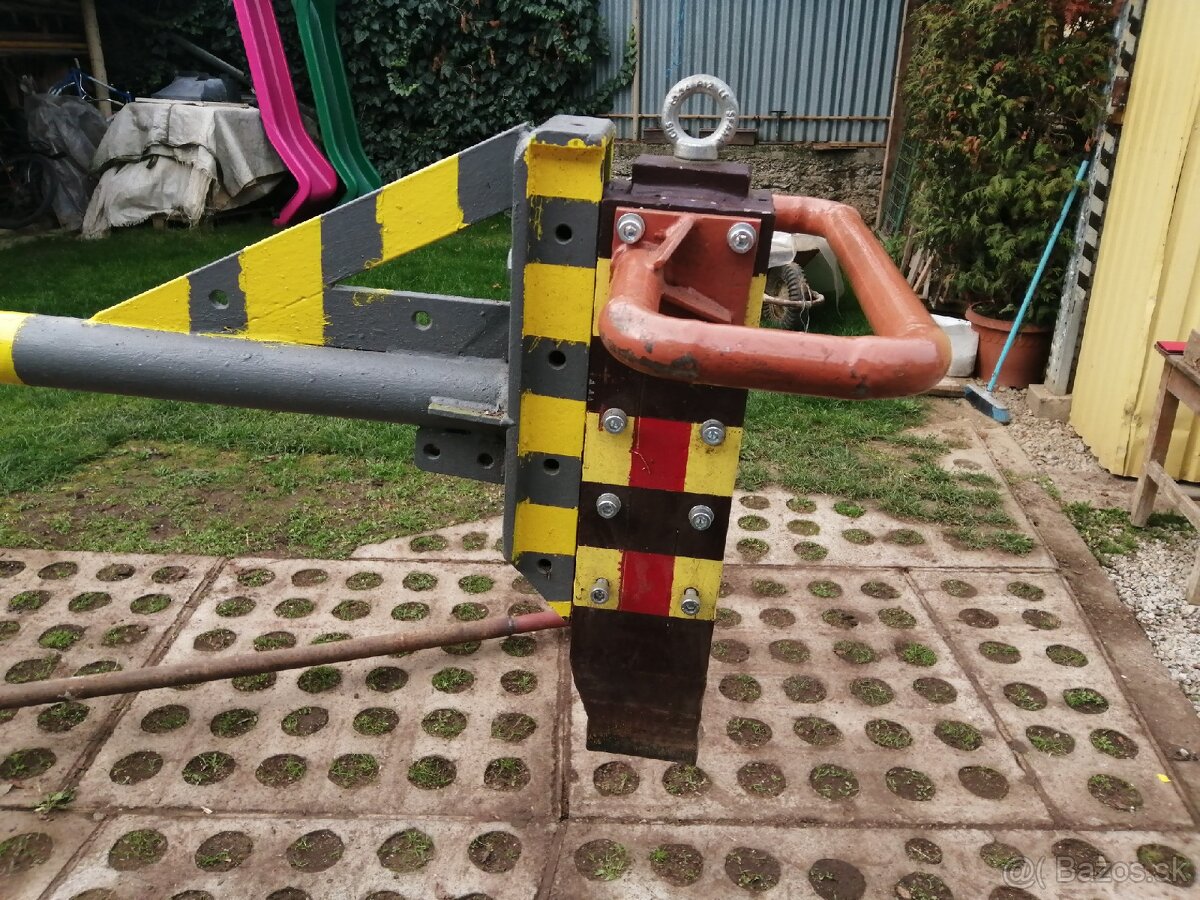 Manualna štiepačka dreva - 2