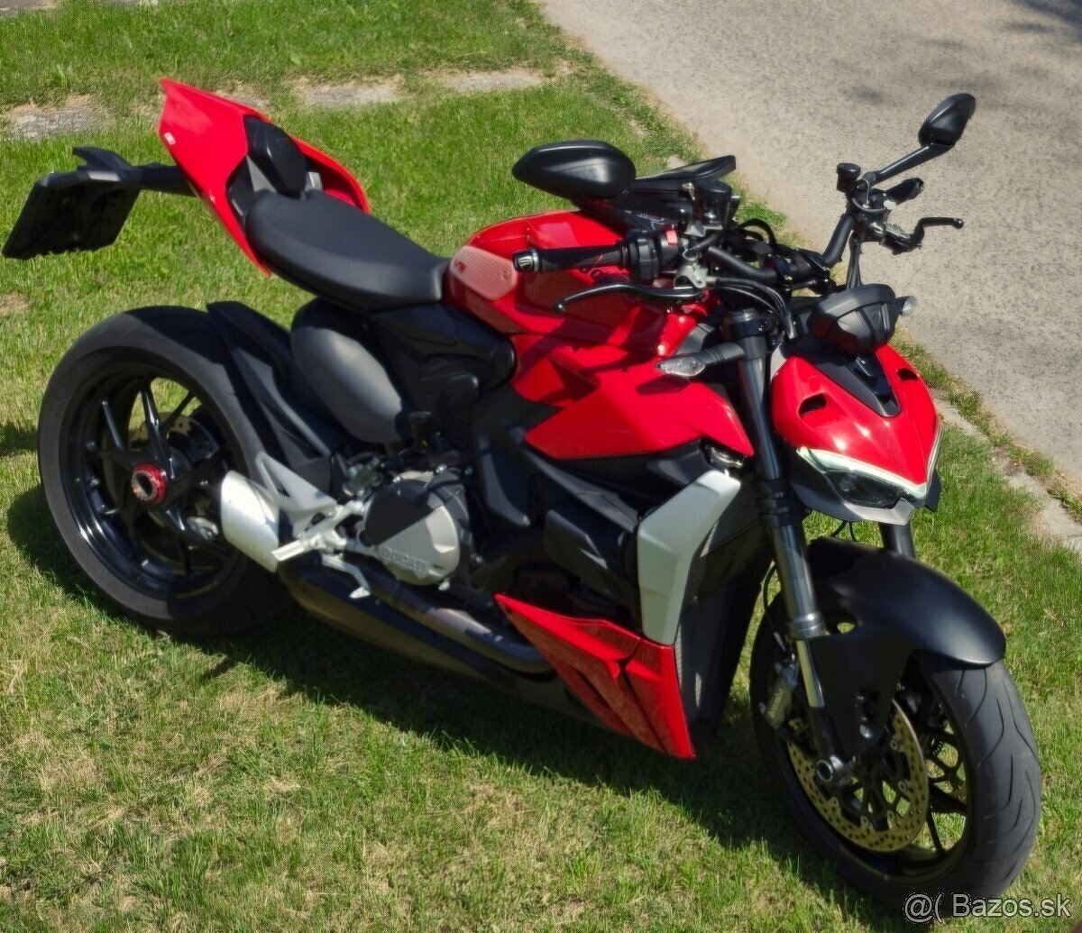 DUCATI Streetfighter V2 - 2