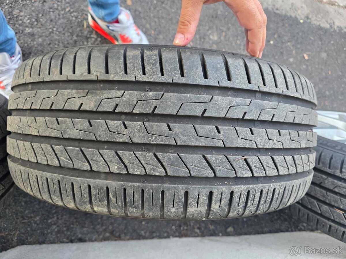 Zanovne letne pneu 225/45 r18 - 2