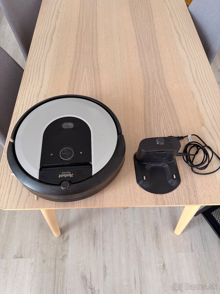 Robotický vysávač iRobot Roomba i7 - 2