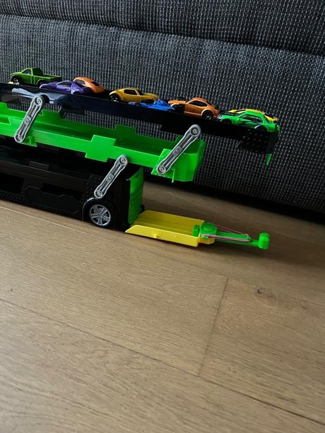 Teamsterz launcher, kamion s autickami - 2