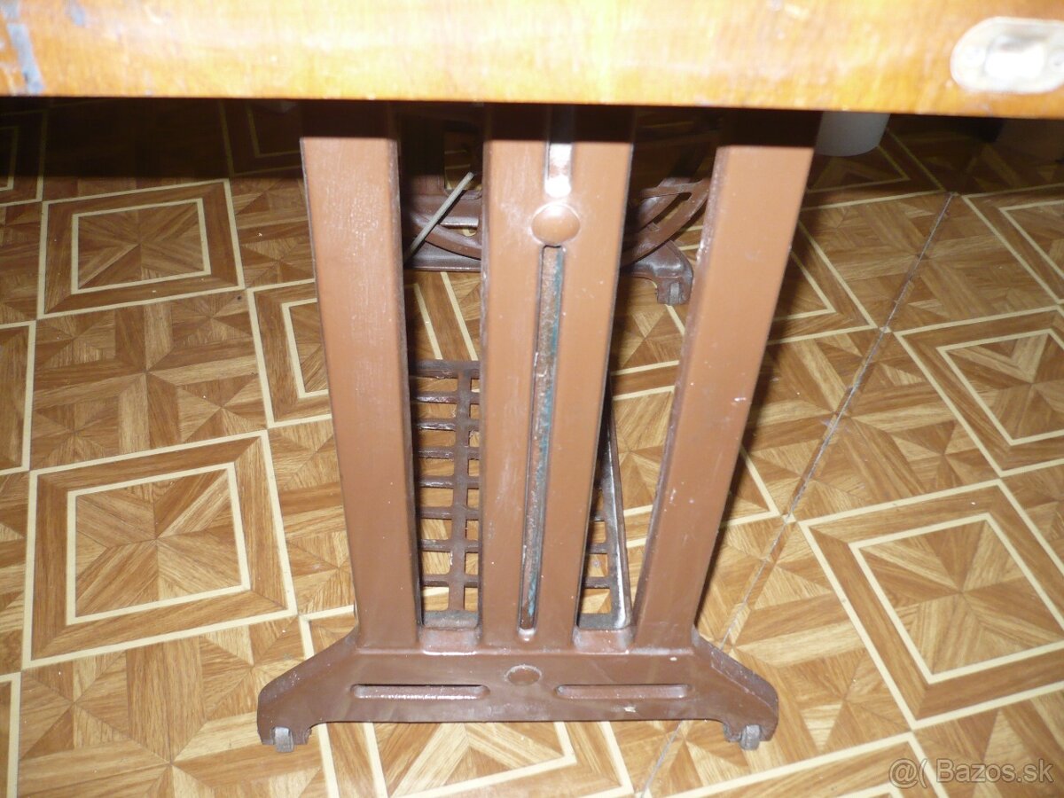 Železný stolík - 2