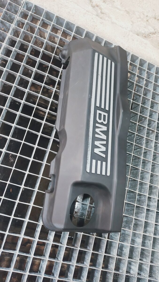 BMW 318i kryt motora - 2