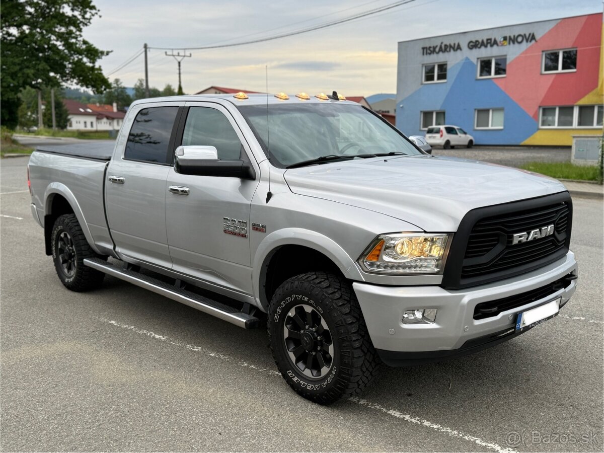 Dodge RAM 2500 HEAVY DUTY 6.4 V8 HEMI –Laramie—2016–