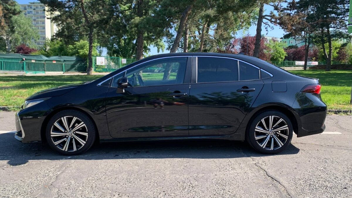 Toyota corolla sedan - 2