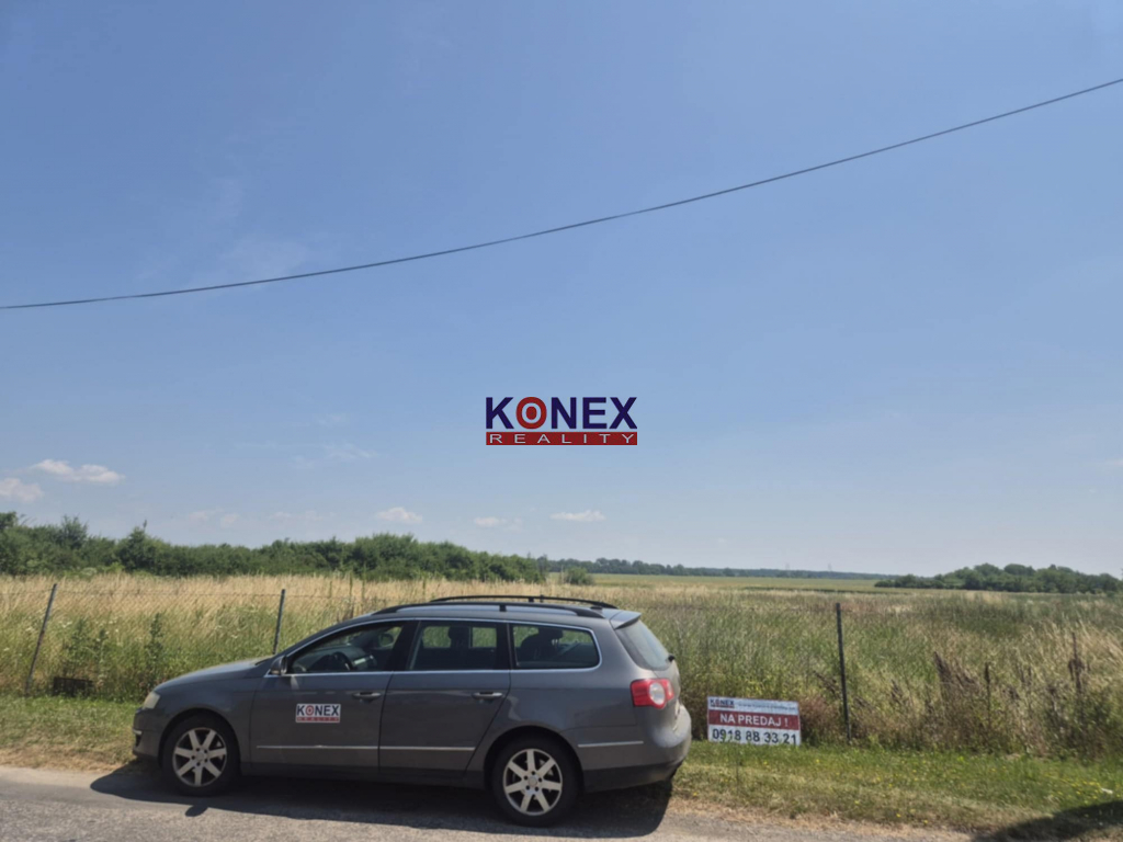 Stavebný pozemok v obci Pavlovce nad Uhom - 2