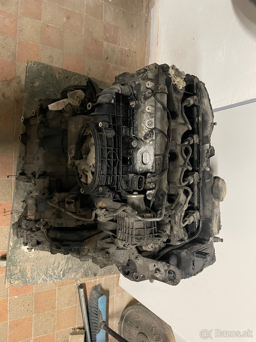 Motor mercedes 2.2 125kw - 2