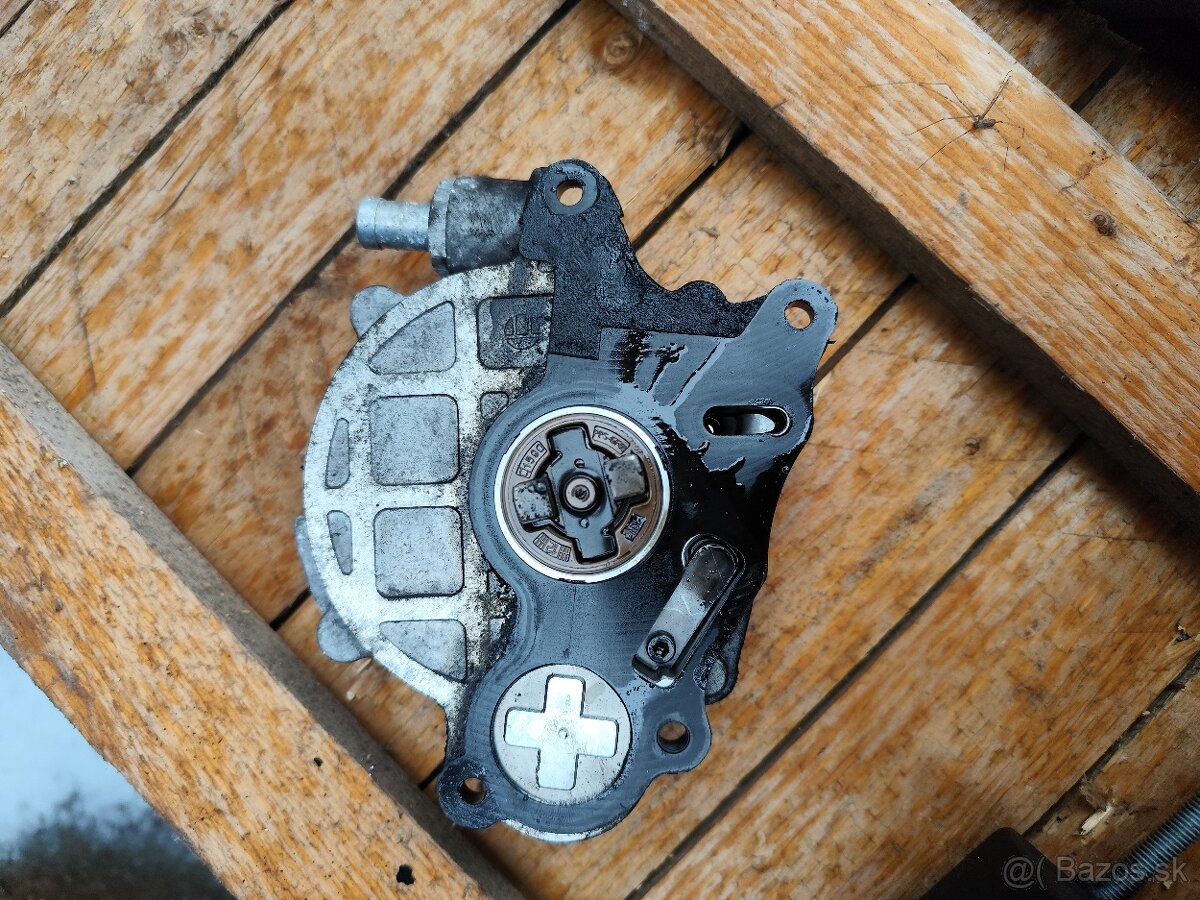 Vákuová pumpa 1,6 TDI 77kW CAYC - 2