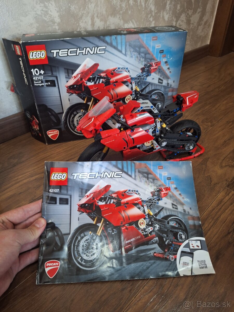 Lego Technic 42107 Ducati Panigale V4 R - 2
