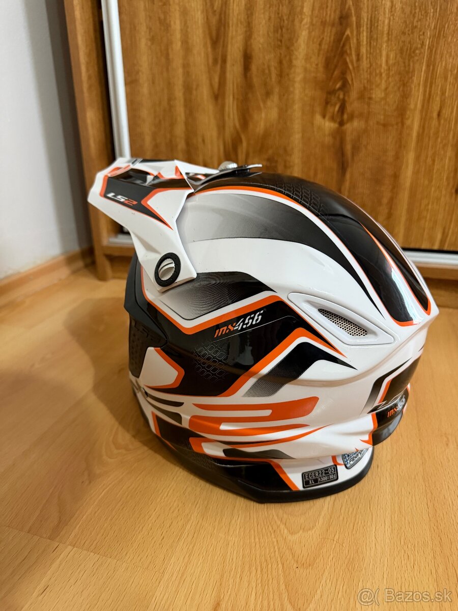 Motokrosová helma - 2