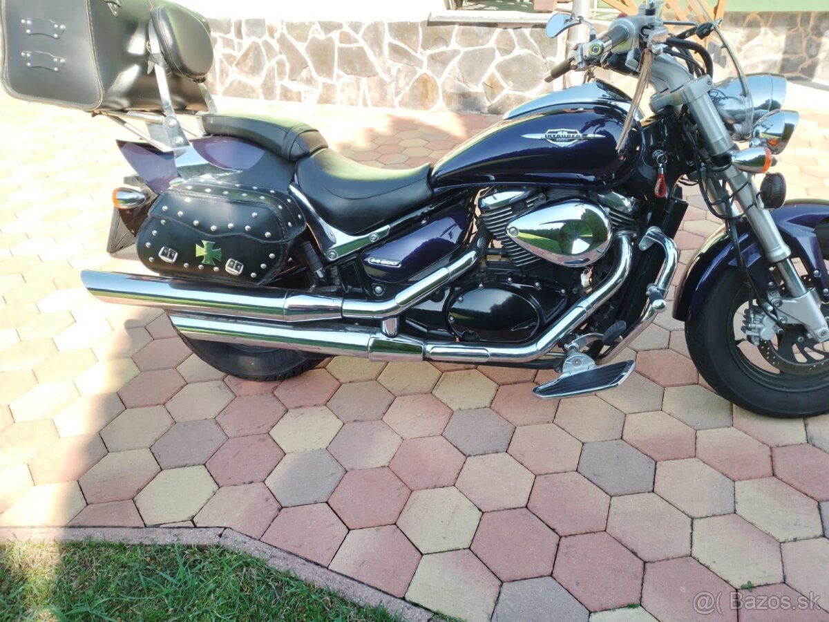 Suzuki INTRUDER 800 - 2