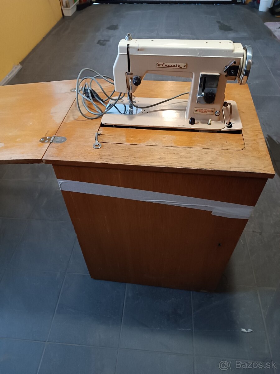 Šijací stroj Minerva - 2