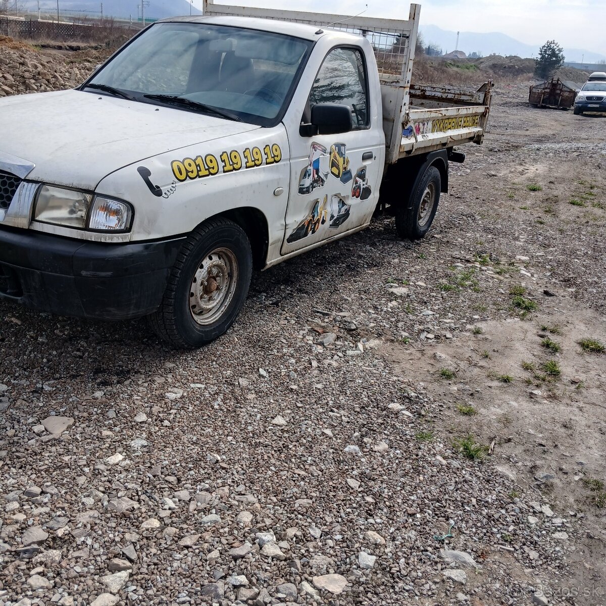 Mazda b2500 kiper - 2