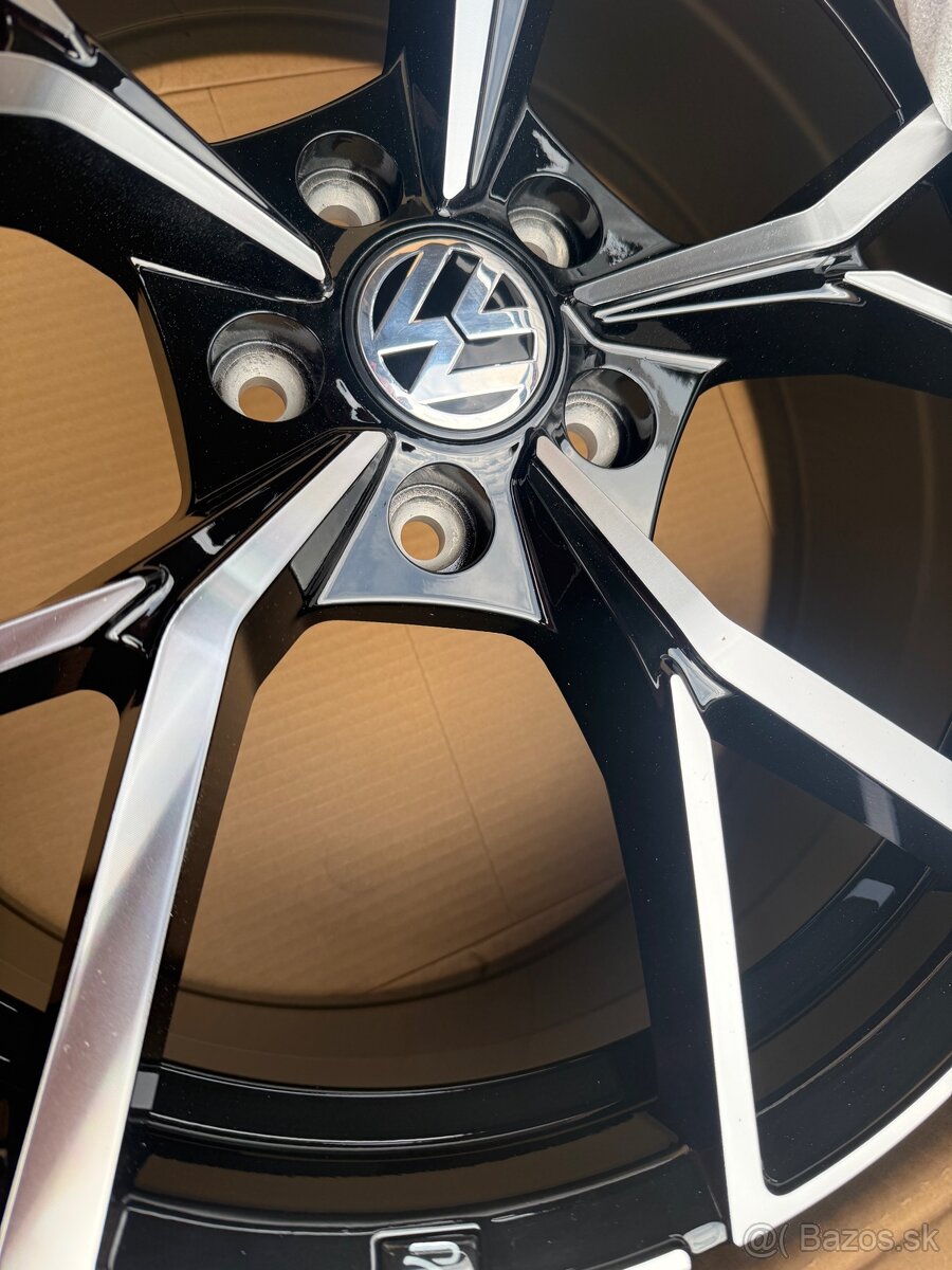 Disky R19 5x112 ET42 8J– Estoril style - 2