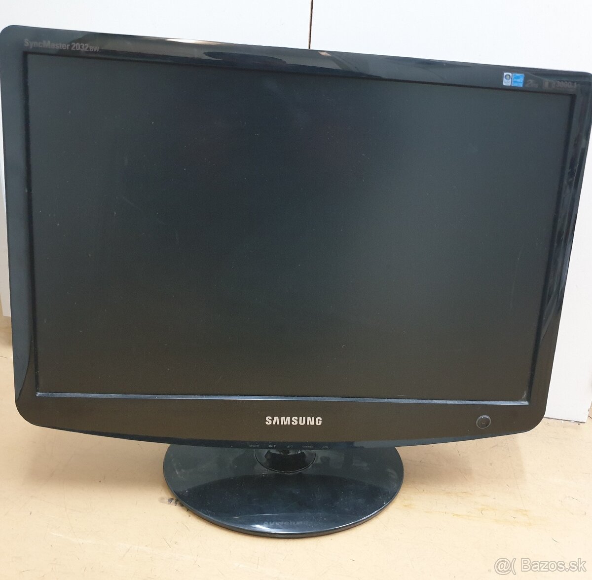 Staré monitory lacno - 2