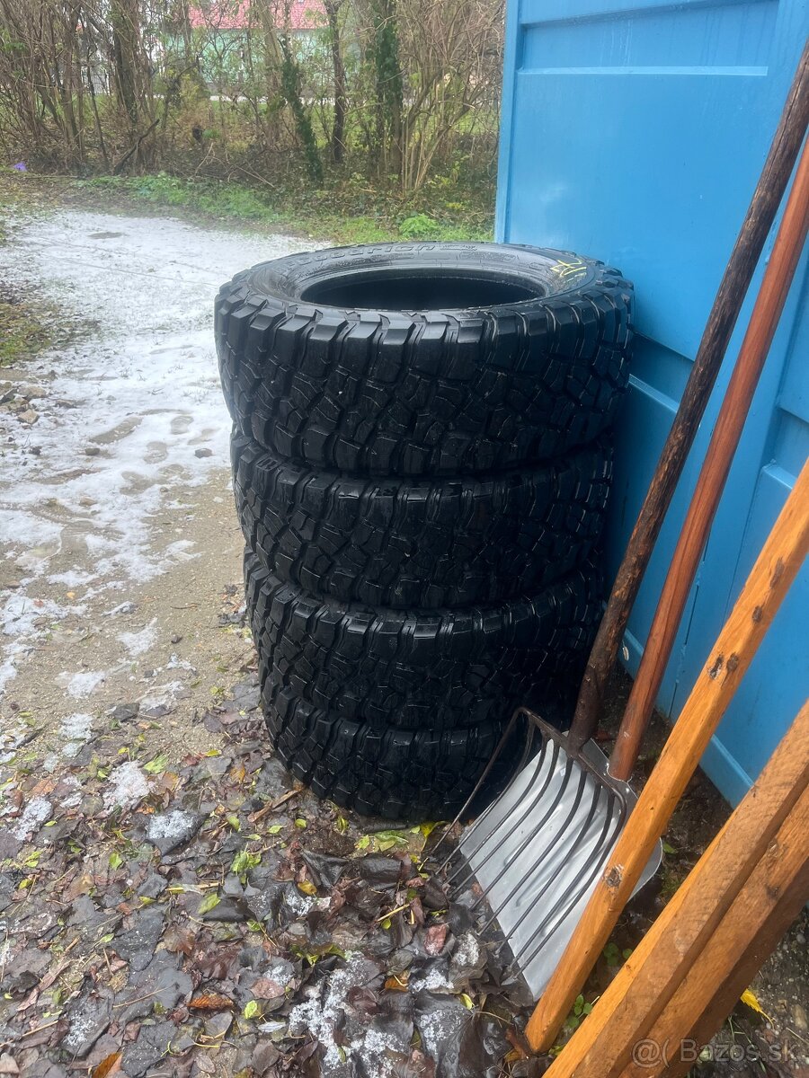 BF Goodrich Mud Terrain pneu offroad R17