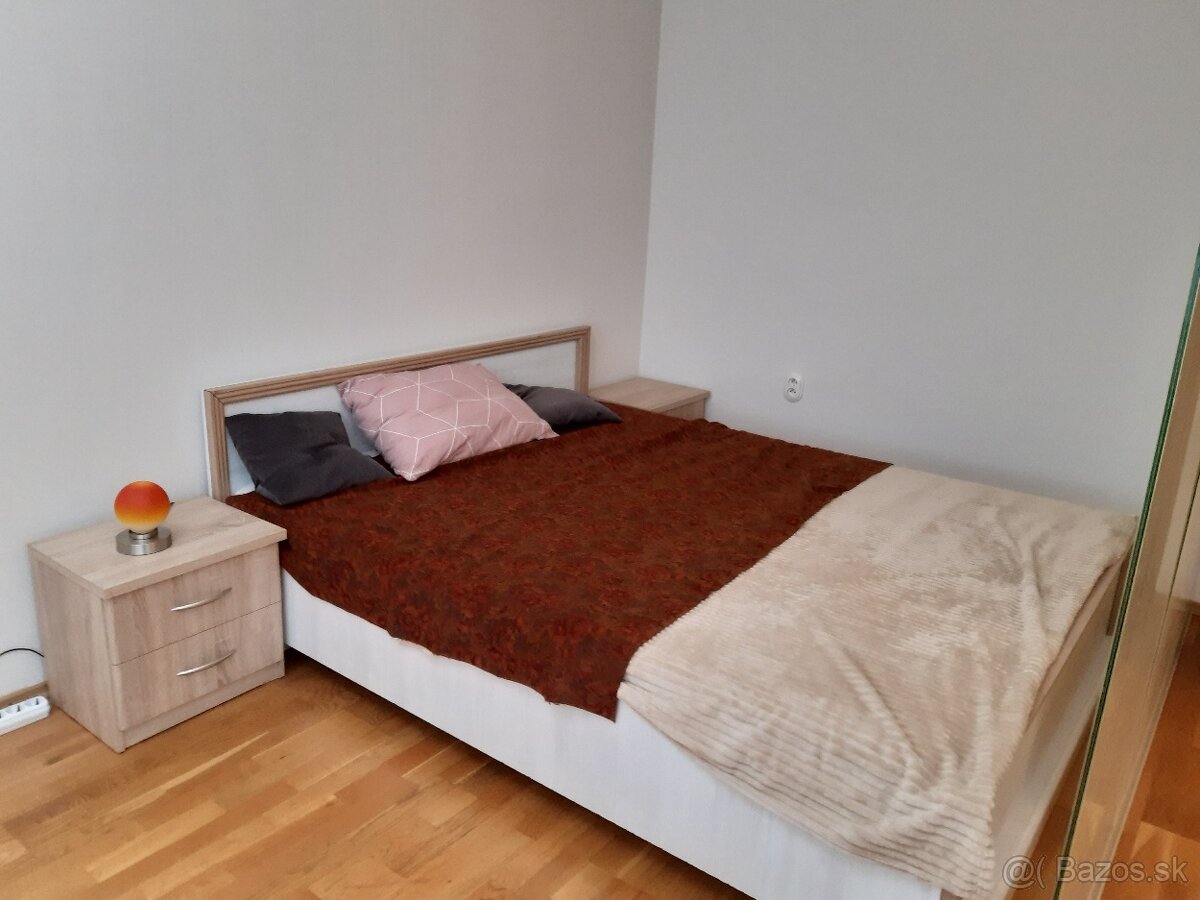 Nájom pre 2-3 osoby, Centrum 450 a 350 €/osobu - 2