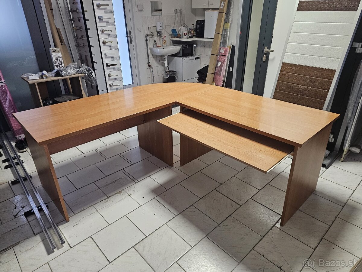 Kancelársky stôl - 2