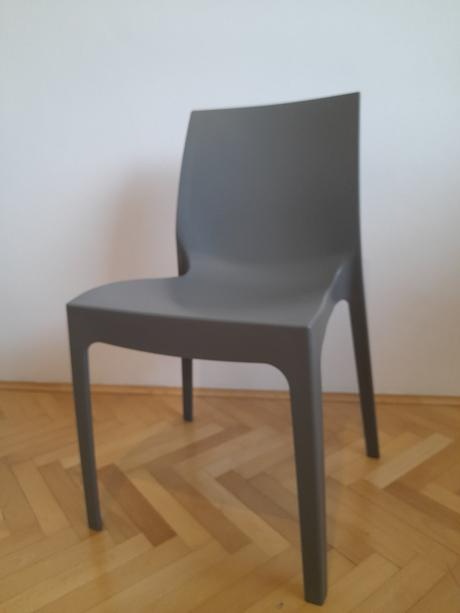 Stohovateľné stoličky - 2