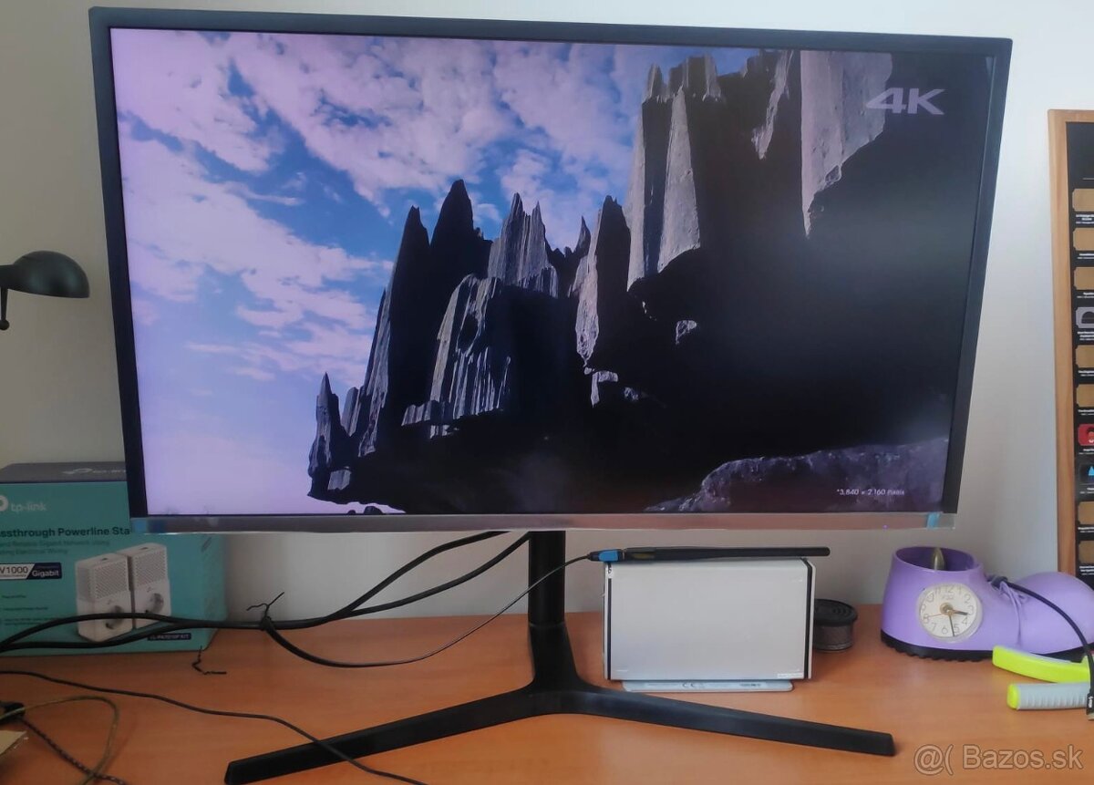 Samsung 32" 4K Monitor - 2