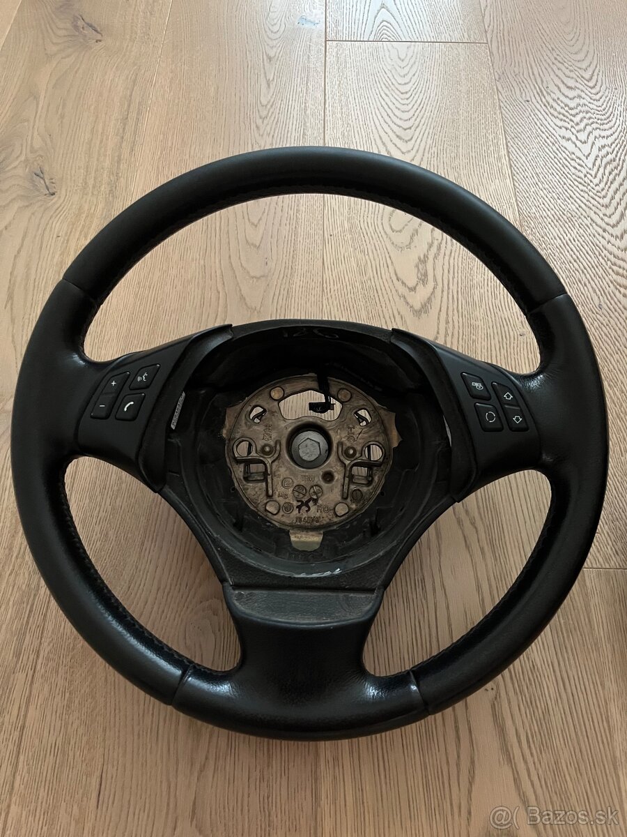Originálny multifunkčný volant BMW E90/E91/E92/E93 - 2