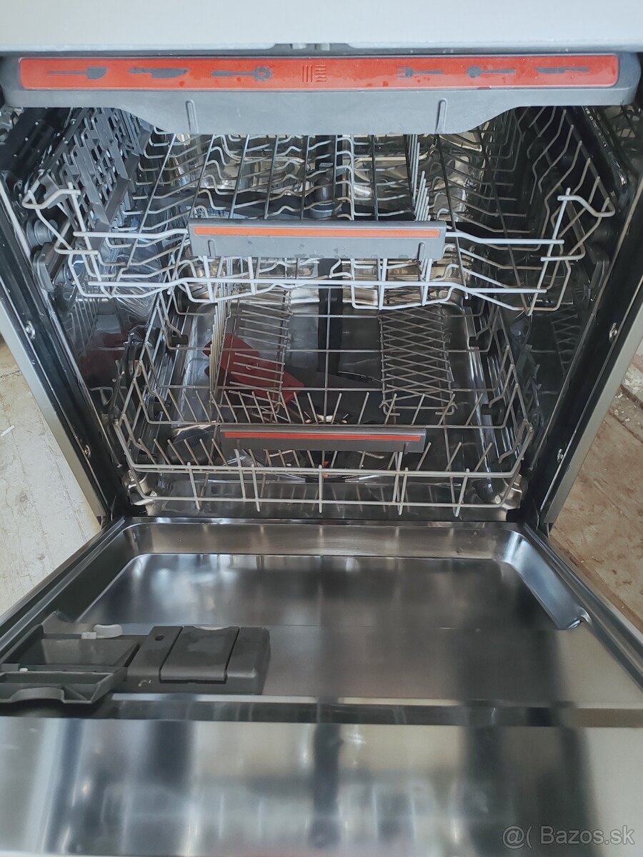 Predám umývačku riadu AEG 60cm - 2