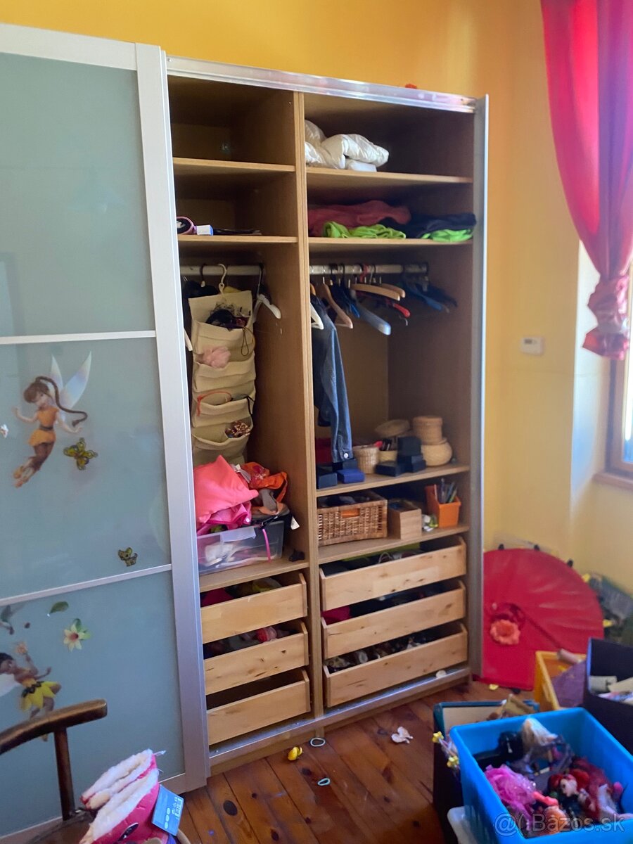 ikea skrina 235 v. x 249 š x 60 h. - 2