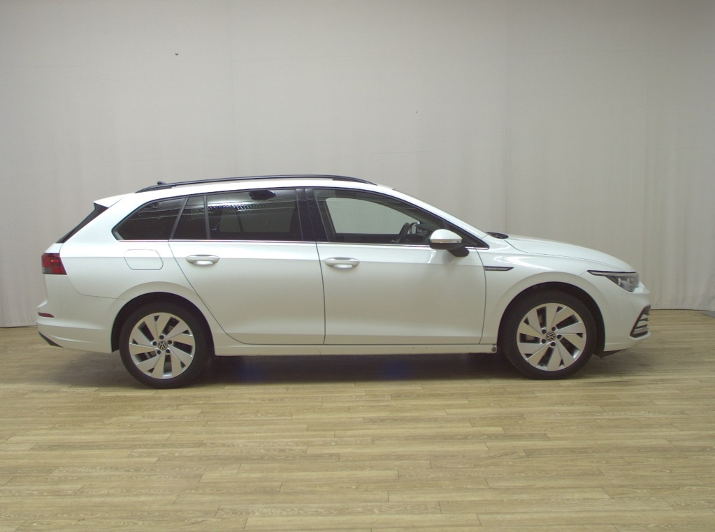 Volkswagen Golf 8 Variant Style 2.0TDI 110kW 2022 DSG LED - 2