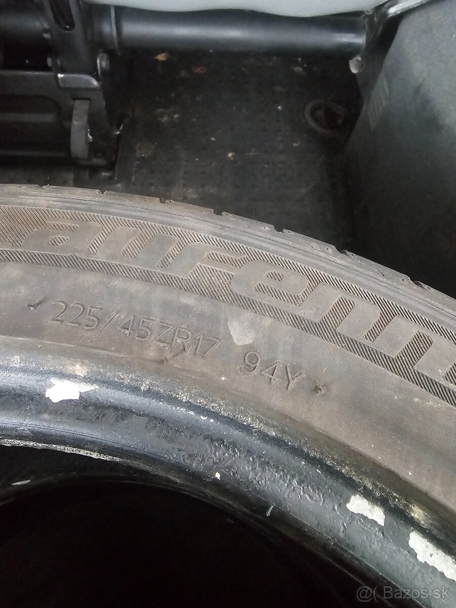 225 45 17 - 2