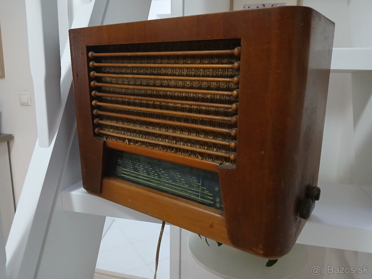 Rádio VLTAVA 406U - 2