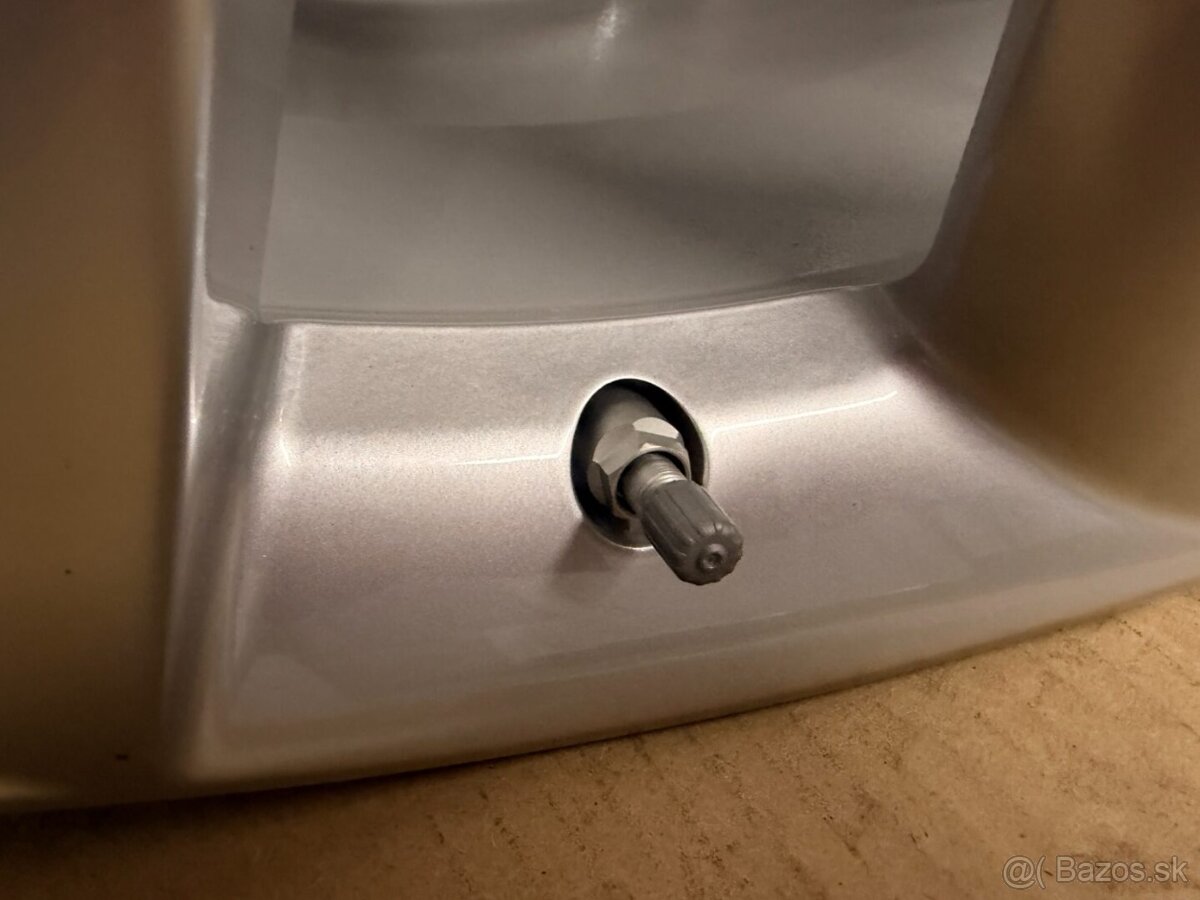 originální alu Tesla Model X r22 1027246-00-E - 2