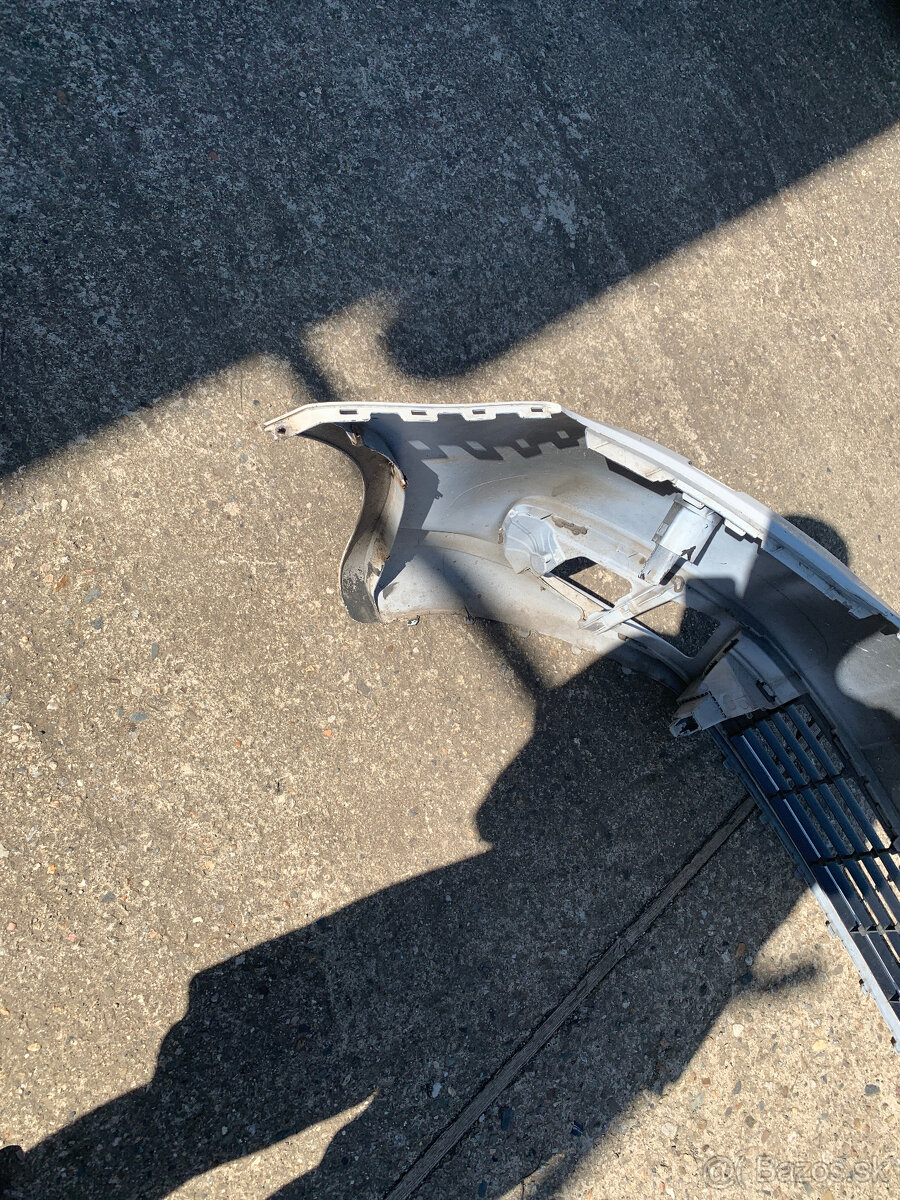 predni naraznik vw touran caddy 10-14 bily - 2