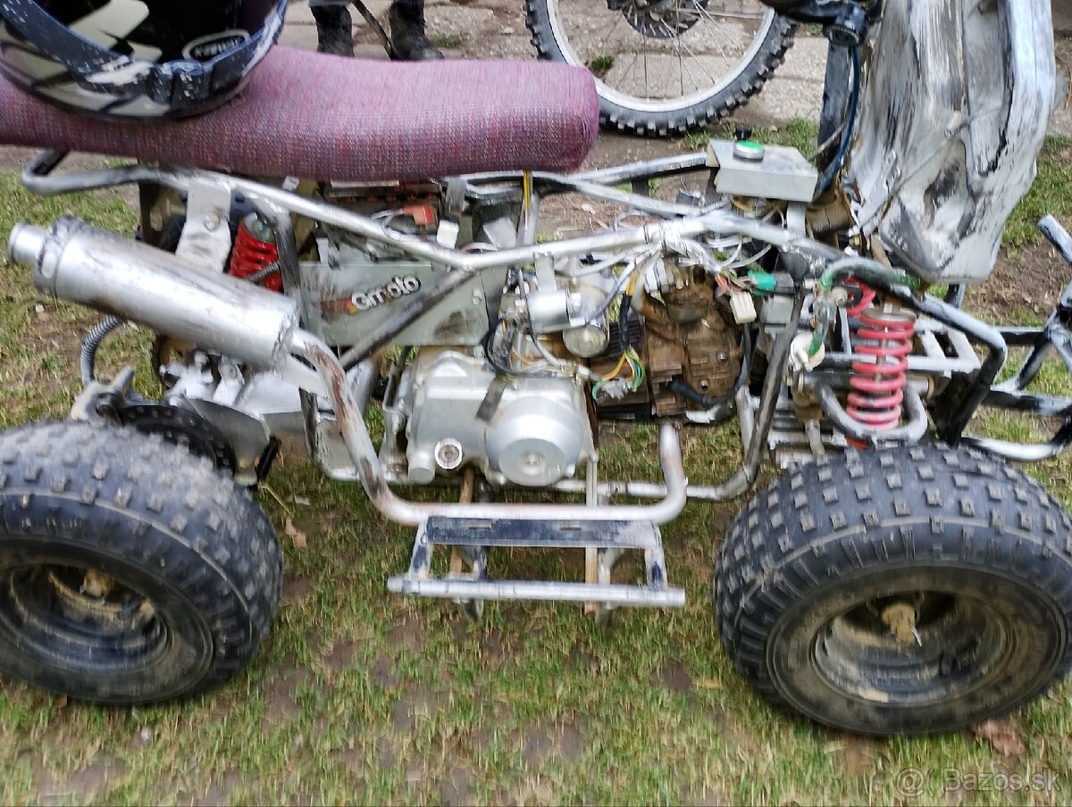 Štvorkolka rozpredám na diely - 2