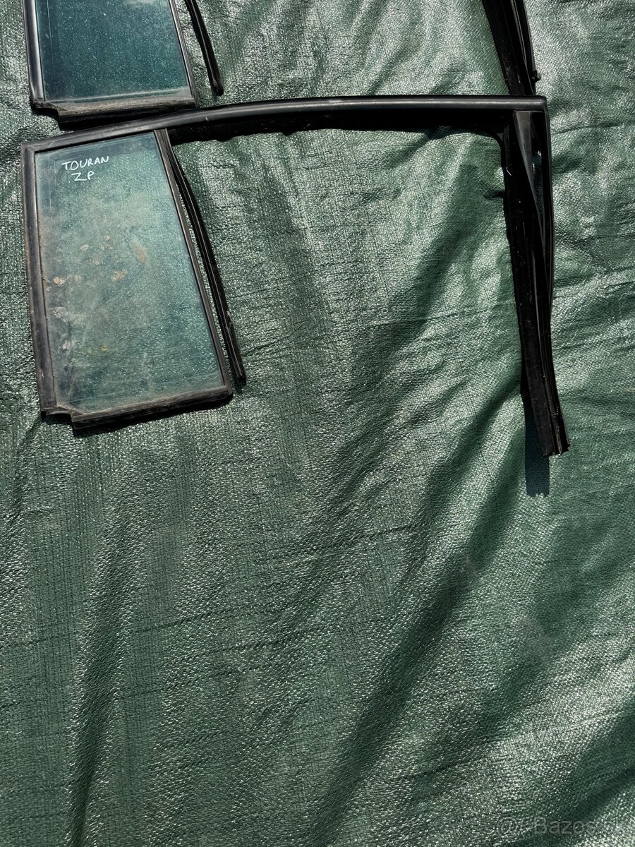 Zadné pevné okno ľavé a pravé Touran - 2