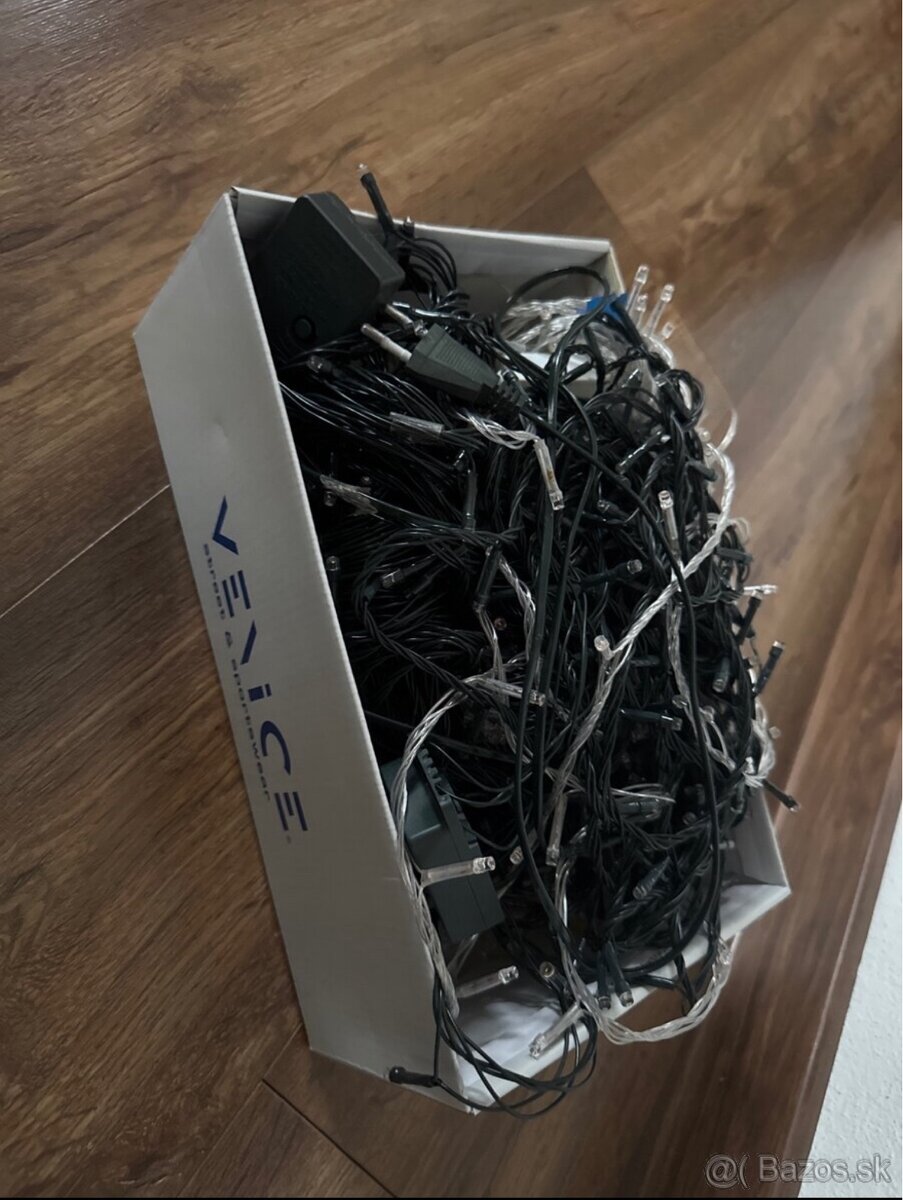 VIANOCNE SVETLA ČÁRY - 2