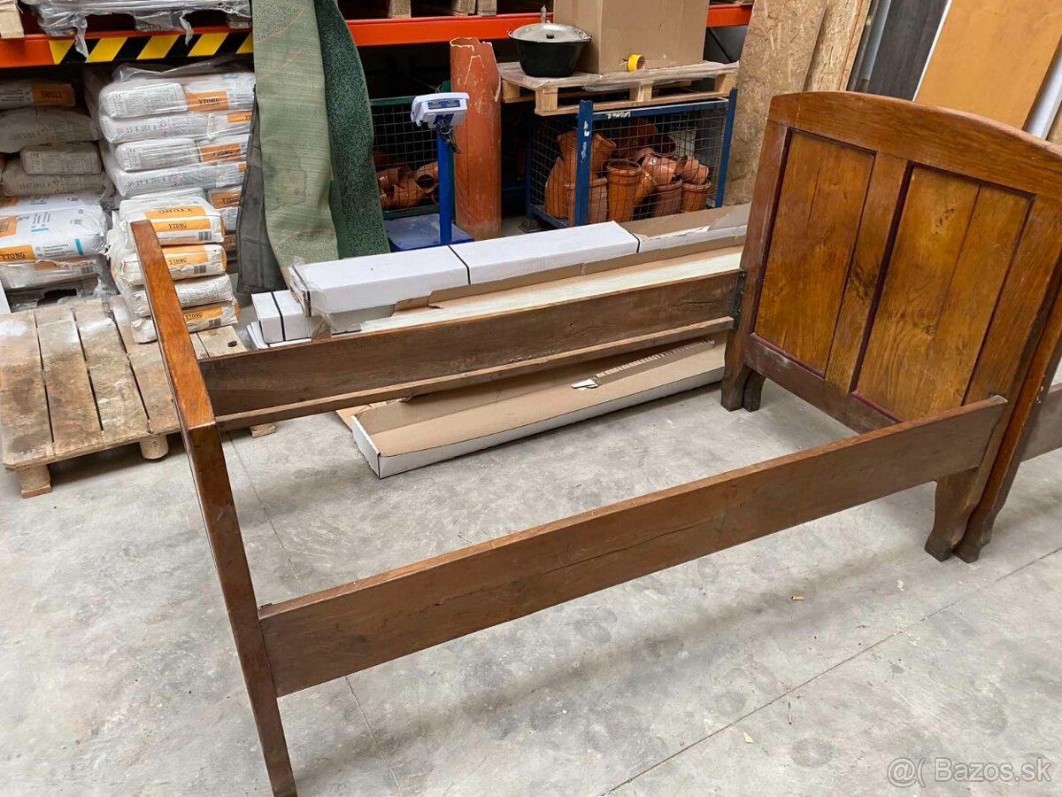 Drevená posteľ - 2