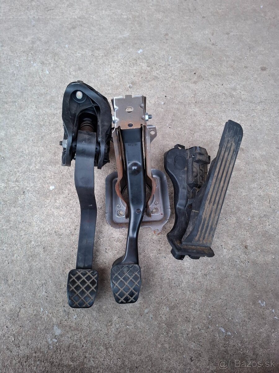 Palubovka VW Passat B6 - 2