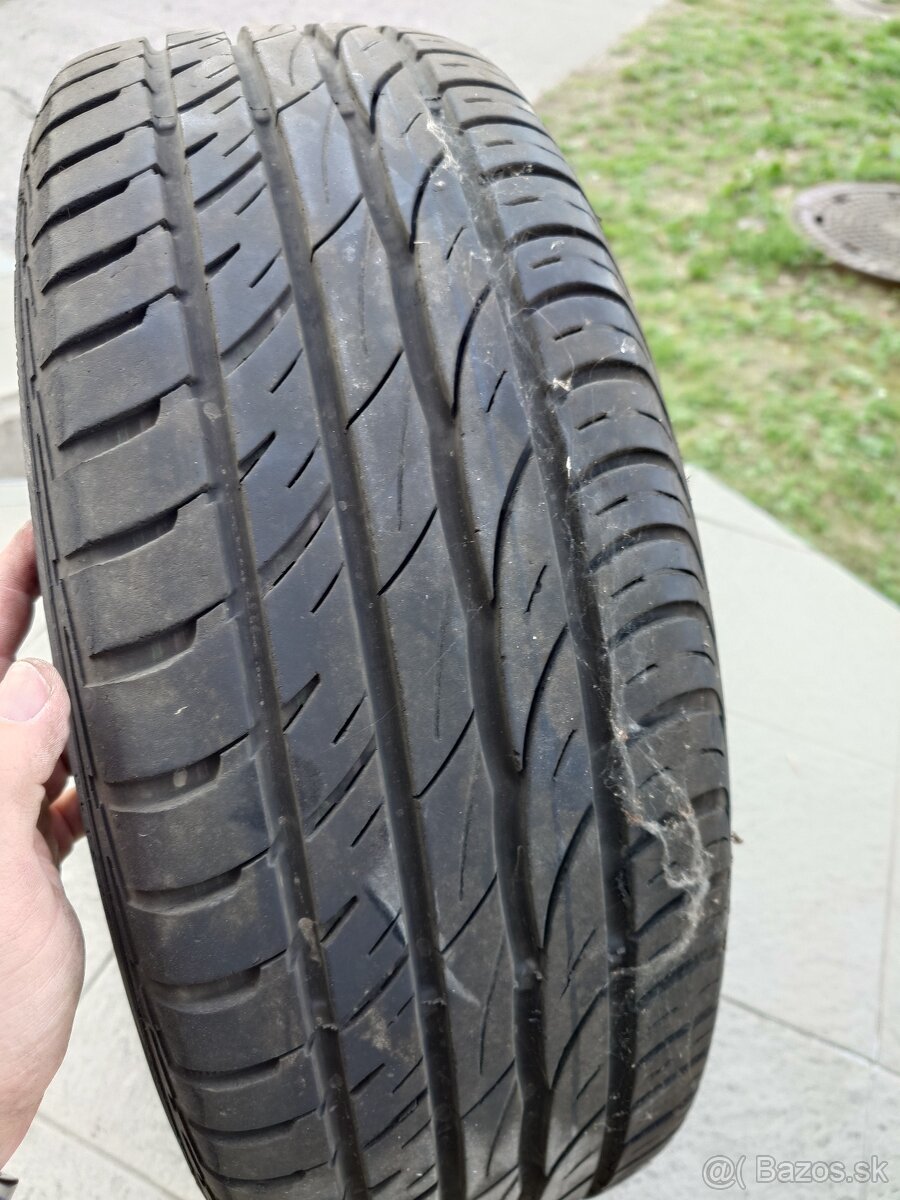 205/60 R16 92H letna Barum - 2