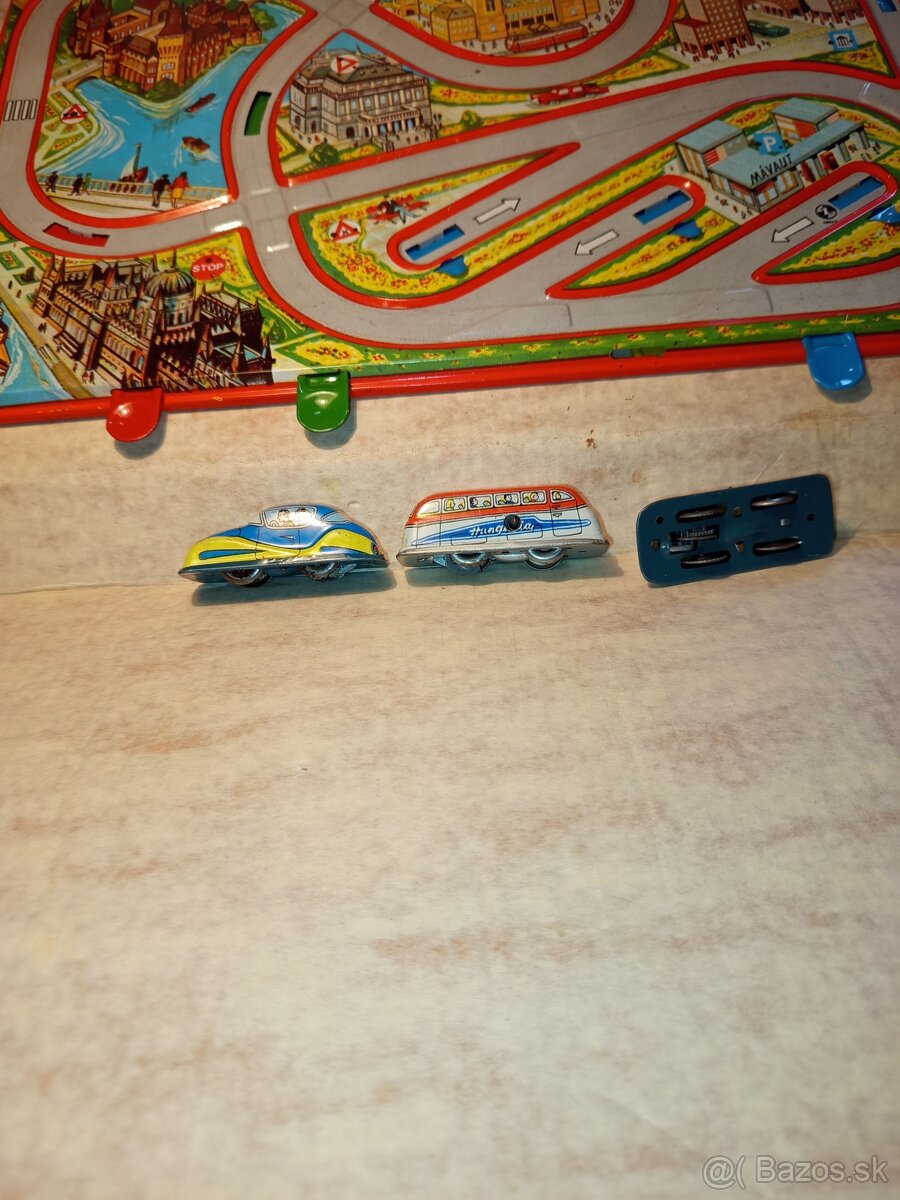 Plechová autodráha - 2